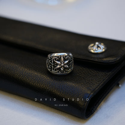 Chrome Hearts Oval Star Ring – Classic