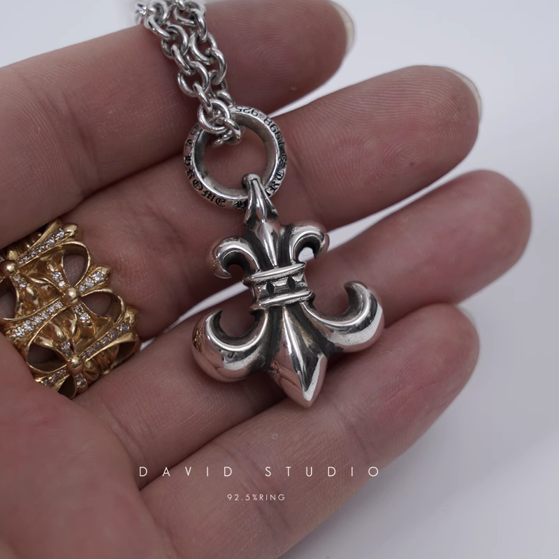 Chrome Hearts BS Fleur Charm – Roll Chain